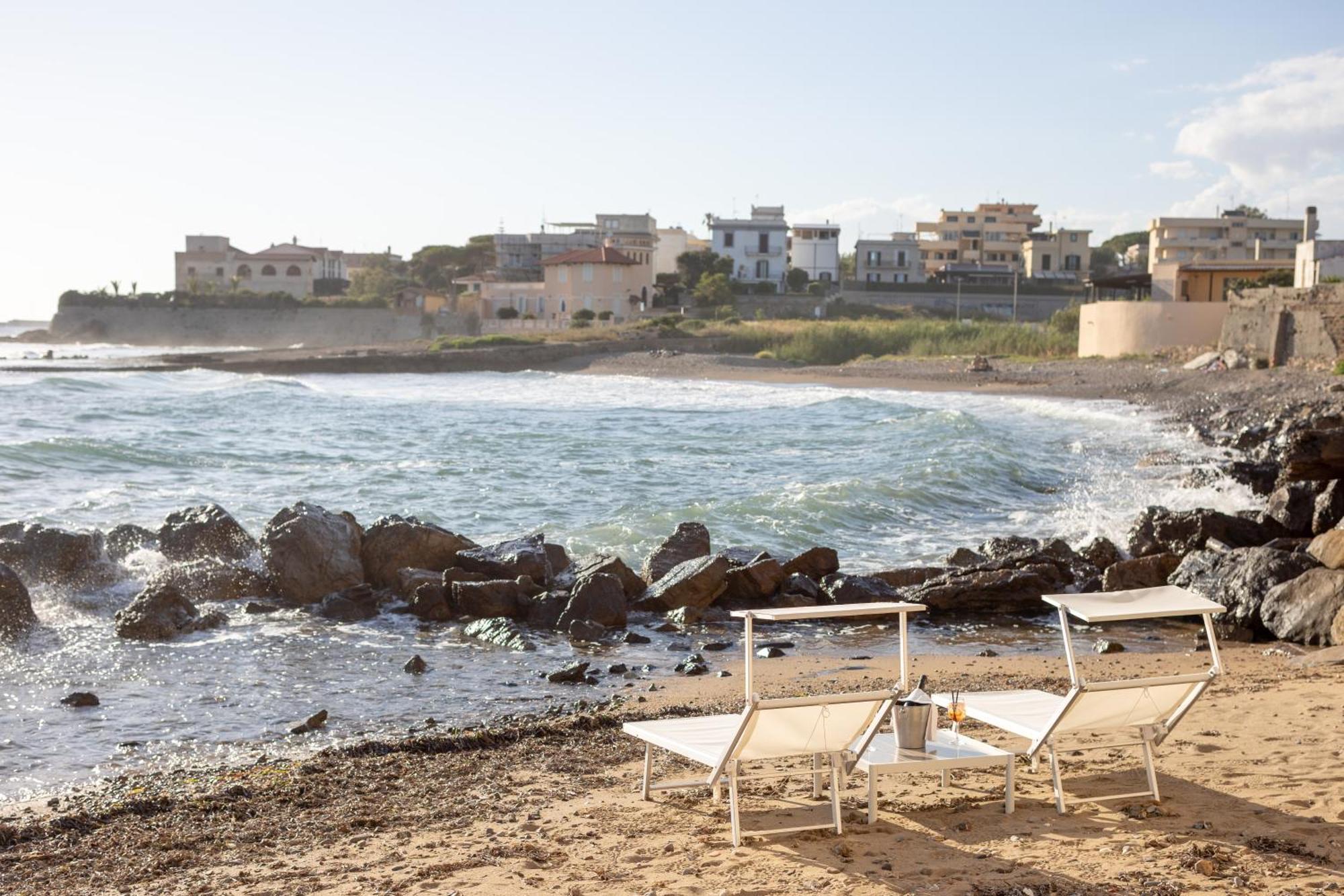 Le Suites Sul Mare Di Esterina Civitavecchia Exterior foto