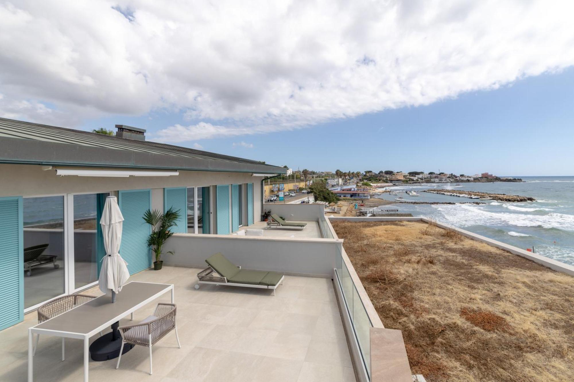 Le Suites Sul Mare Di Esterina Civitavecchia Exterior foto